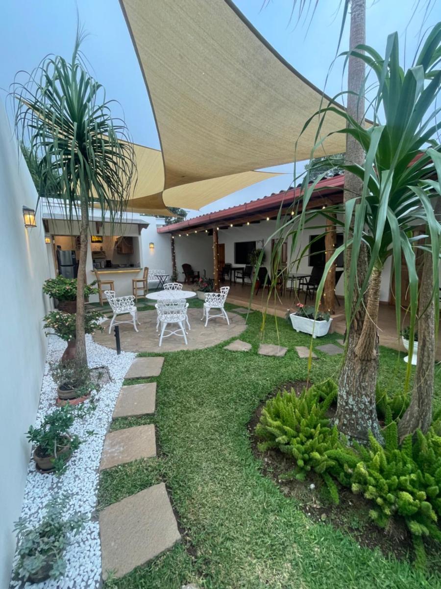 Hostal DEYLUWIN - Housity