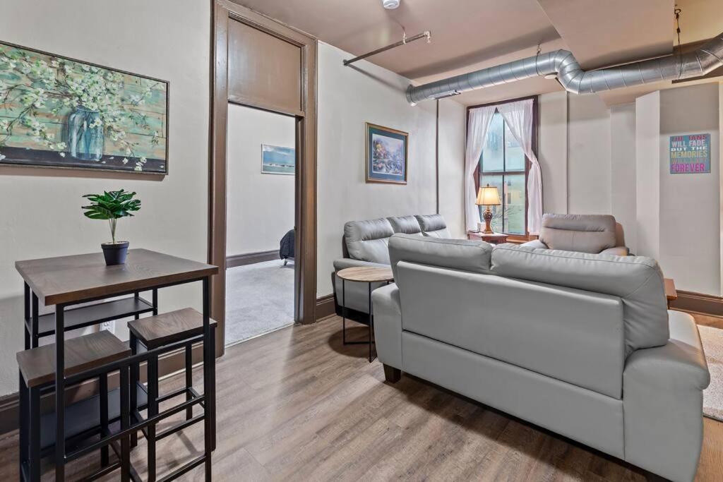 Perfect Blend of Convenience & Comfort Syracuse NY - Housity