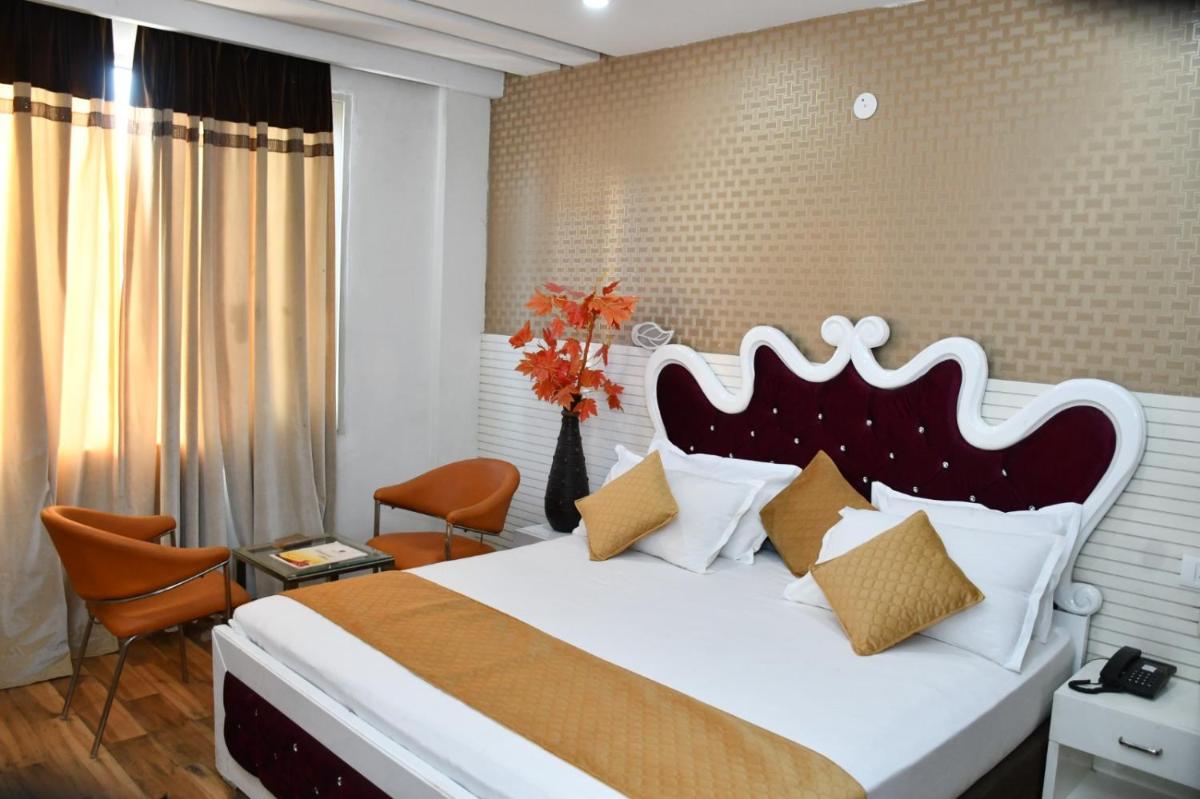 Hotel Royal Comfort Inn - Housity