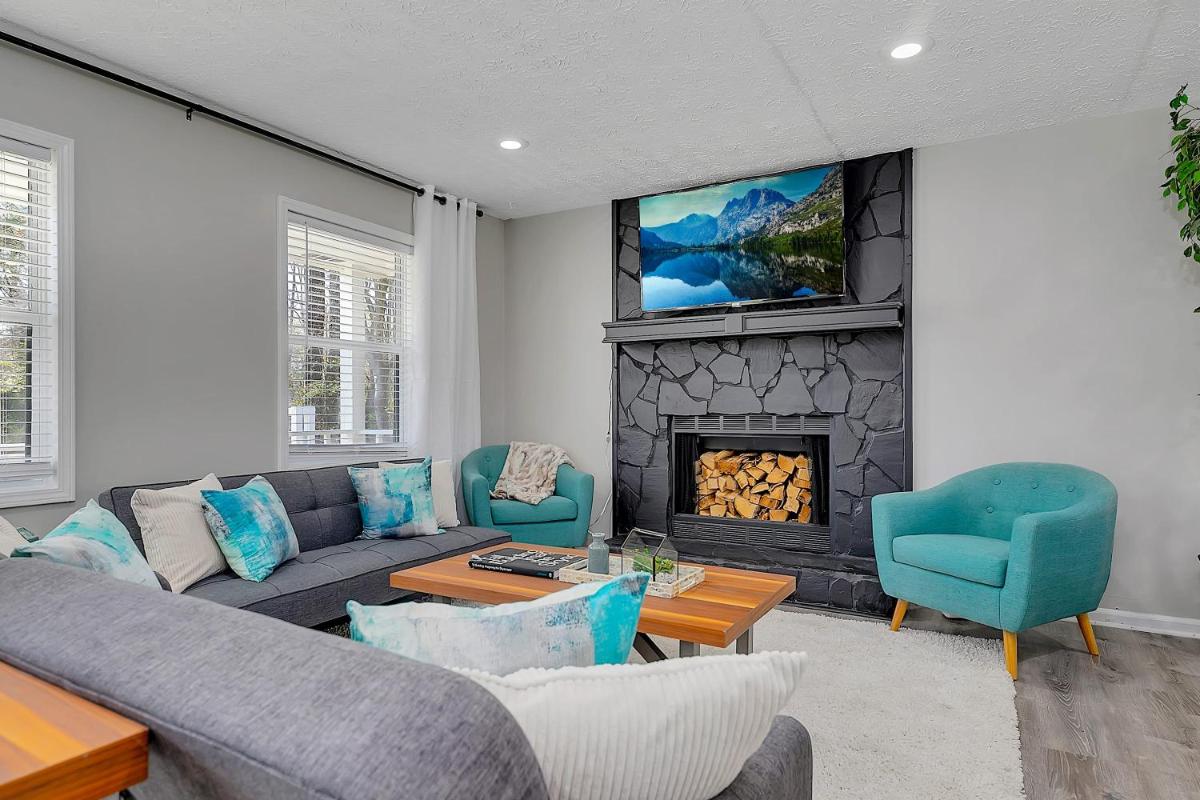 GoodKarma Rentals Spacious and Comfy Abode in Austell - Housity
