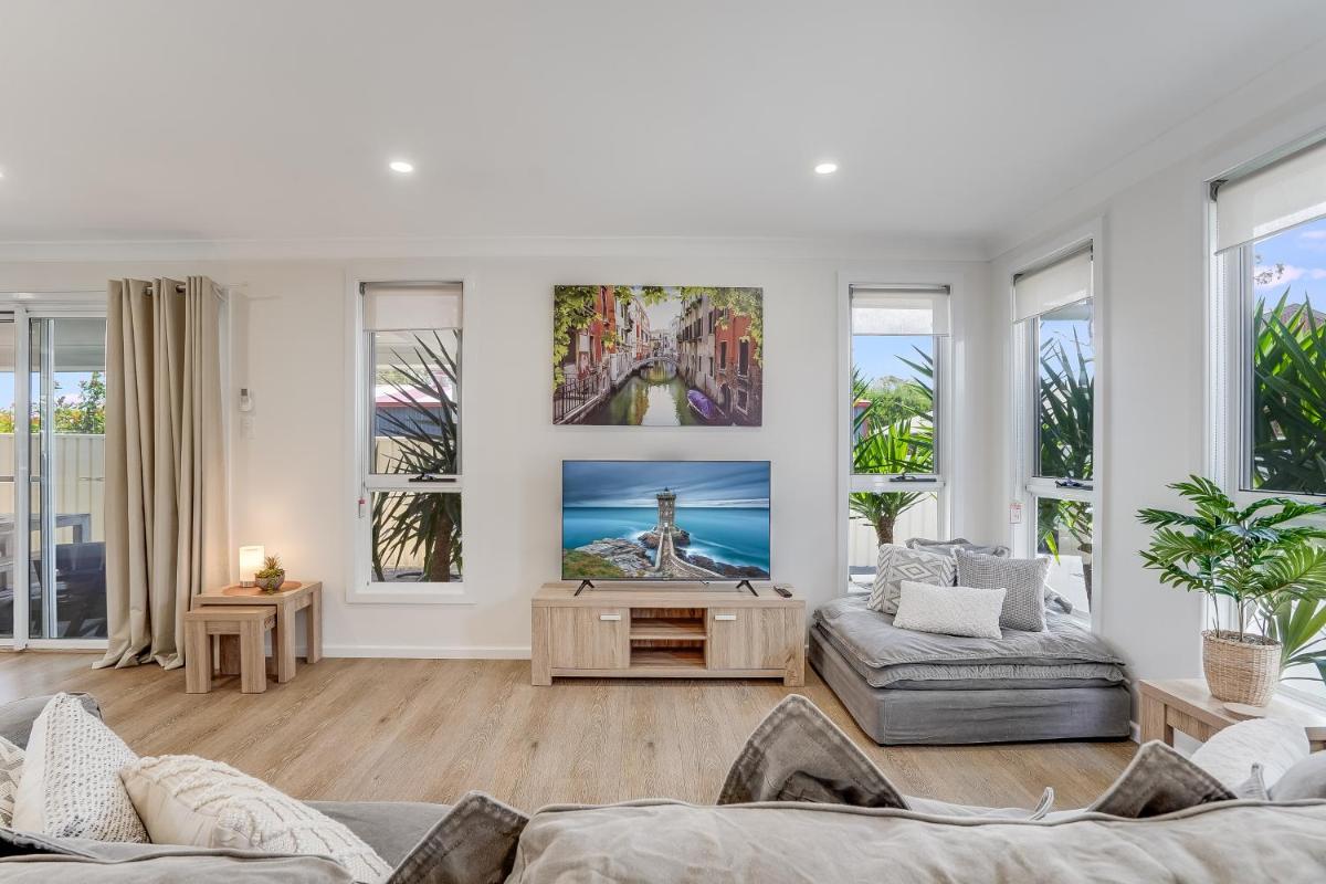 Stylish family home, centrally located. - Housity