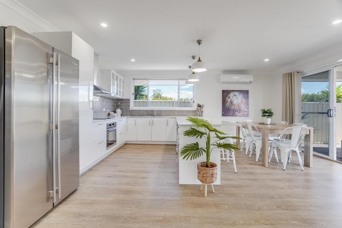 Stylish family home, centrally located. - Housity