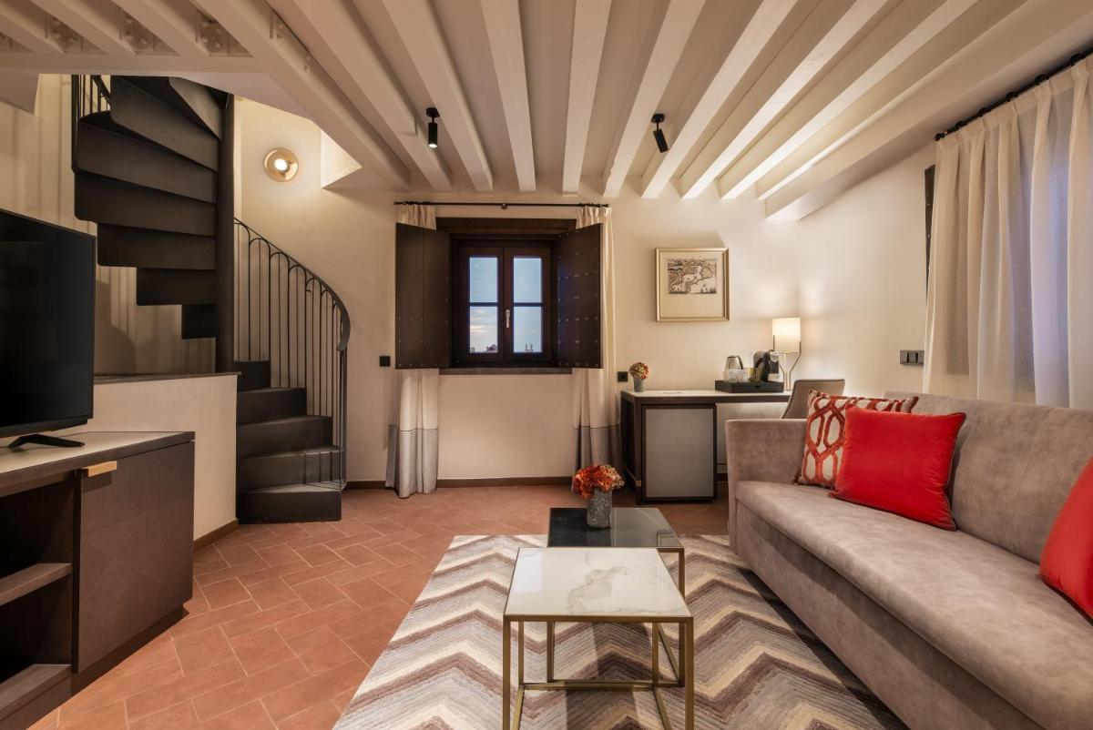 Una cocina o zona de cocina en Áurea Casa Palacio Sagasta by Eurostars Hotel Company