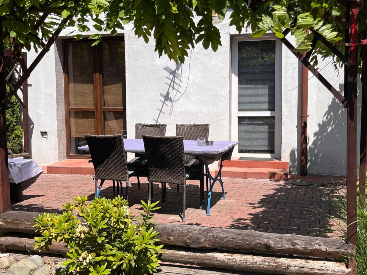 White Garden - Housity
