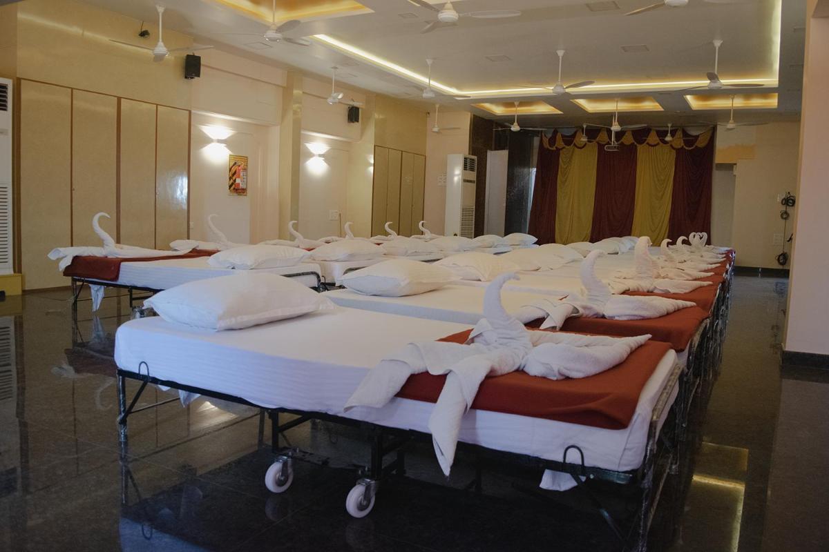 Hotel Lotus - Housity