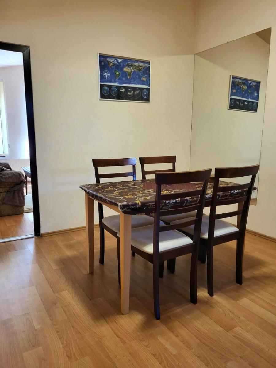 Mirror Apartment - Housity