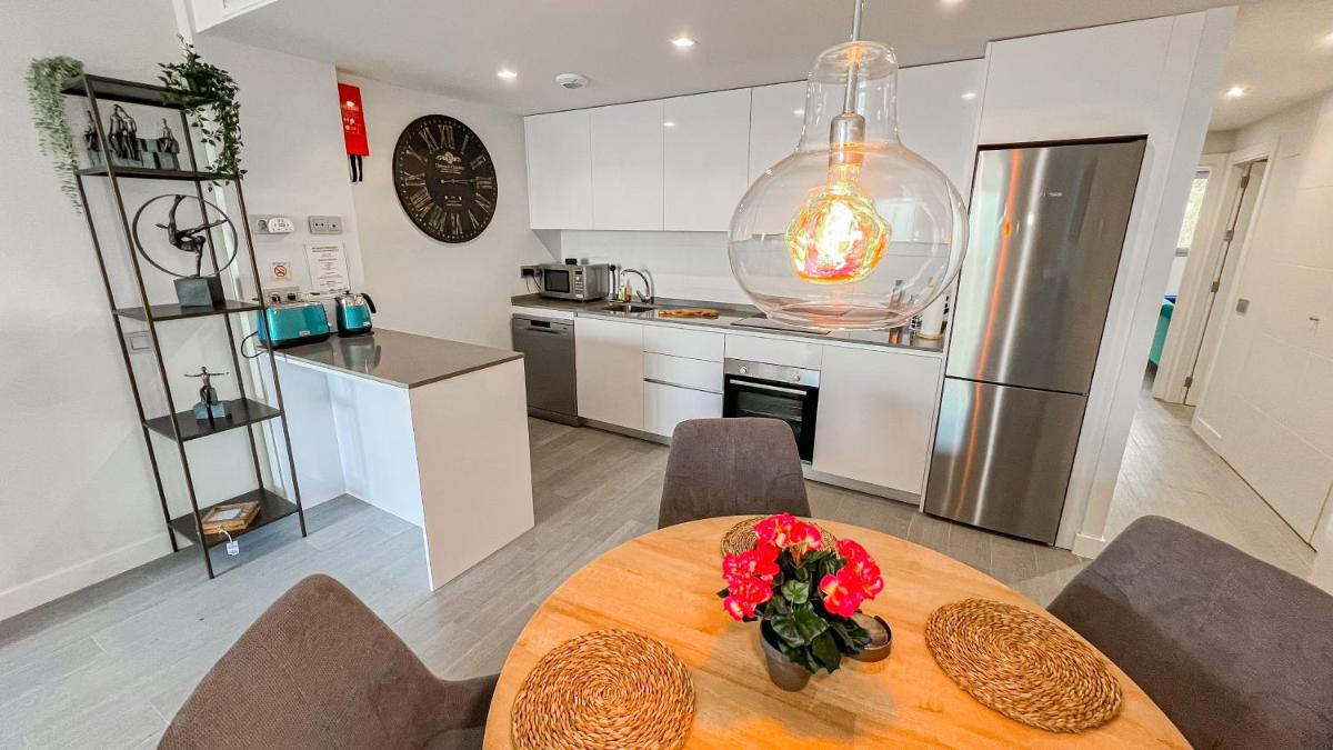 Suitetrails - La Serena Mar, Benalmadena Pueblo, Luxury Apartment with Jacuzzi