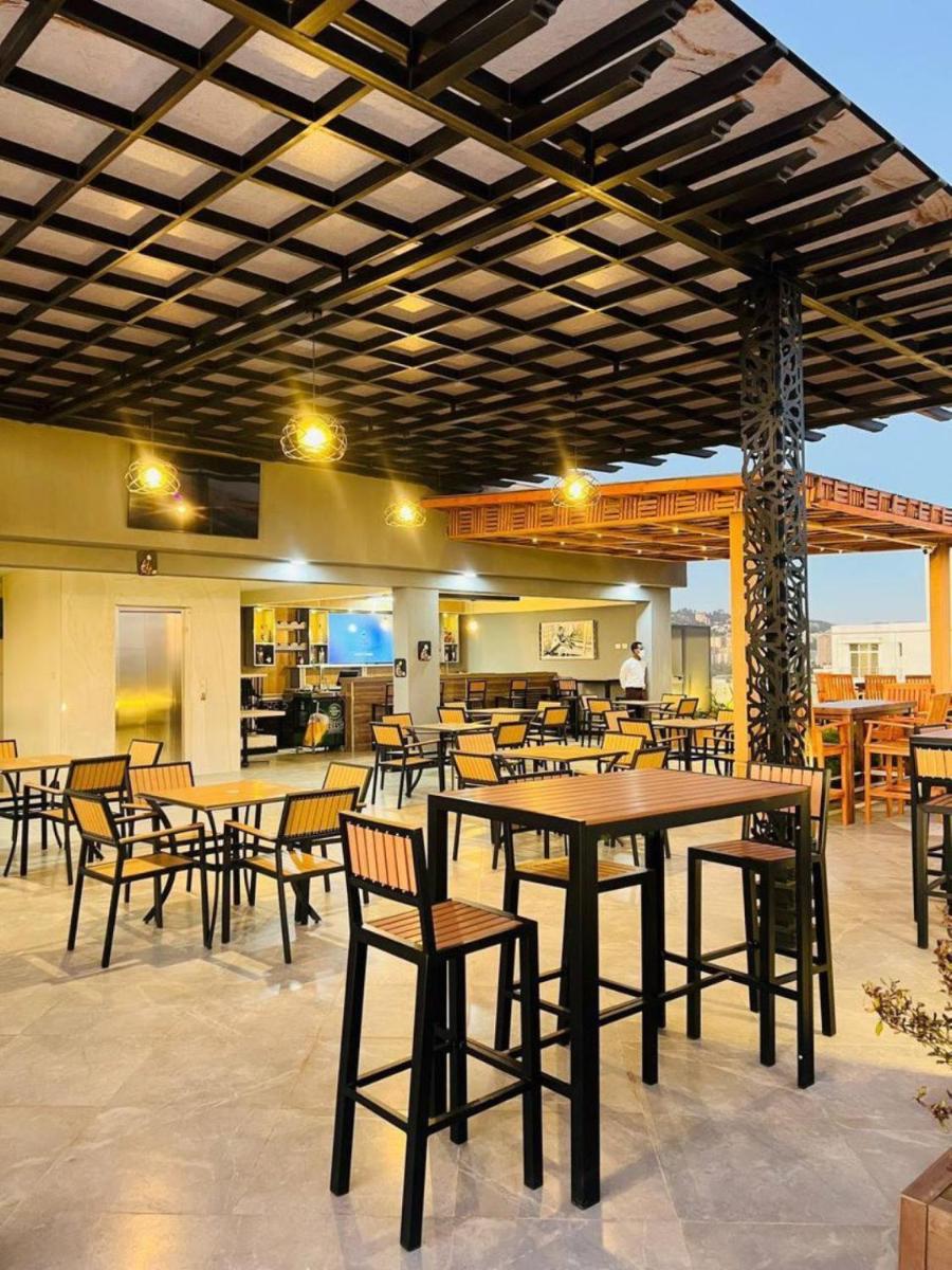 Suitetrails - Triple E Hotel and Spa