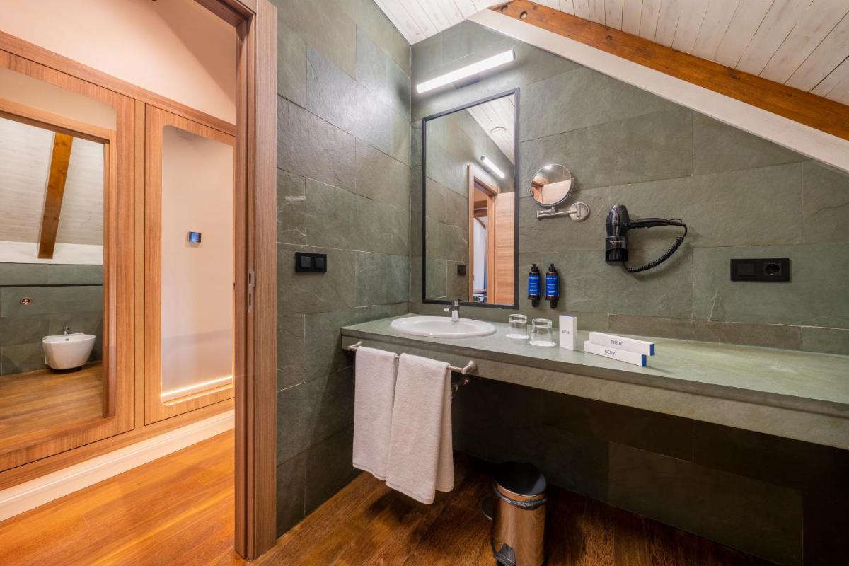 Un baño de Iberik Gran Balneario de Guitiriz
