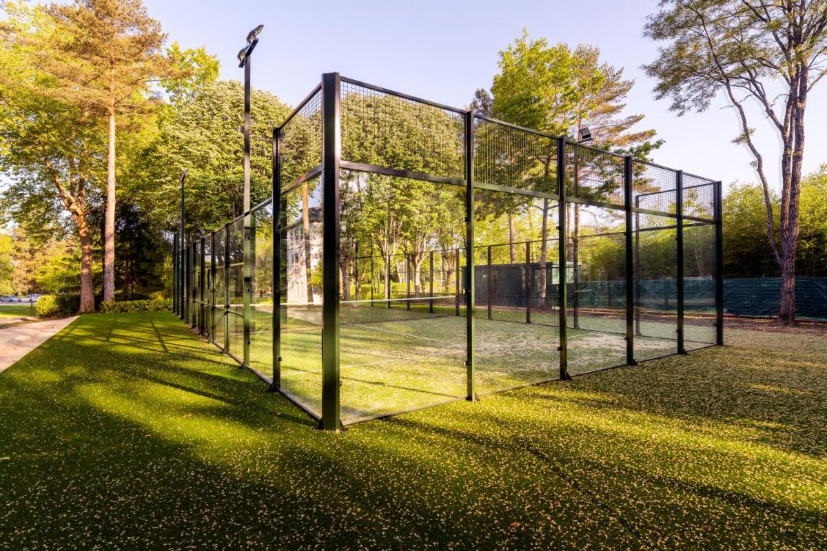 Instalaciones para jugar a tenis o squash en Iberik Gran Balneario de Guitiriz o alrededores