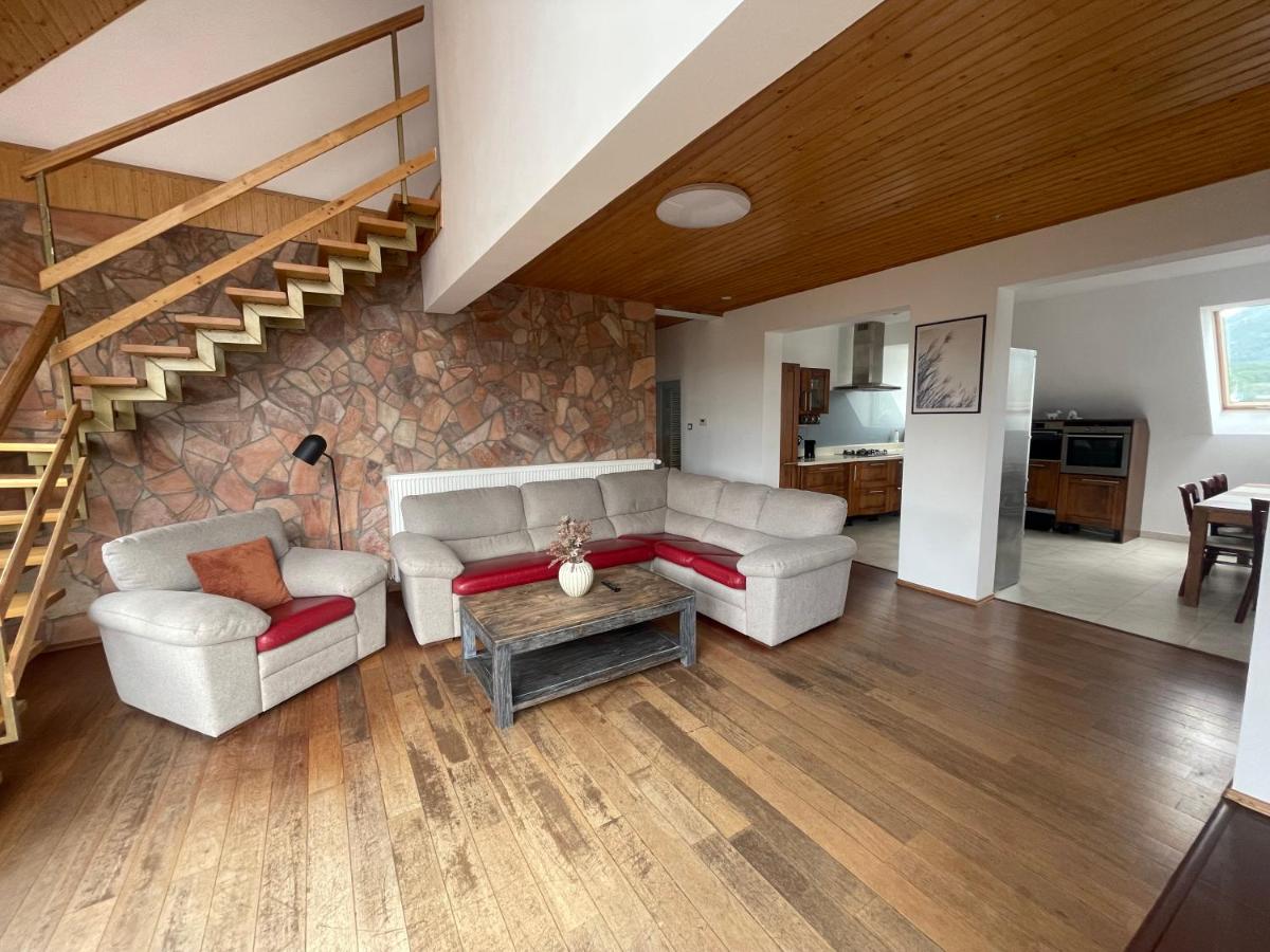 Villa Haškova with 3 bedrooms - Housity