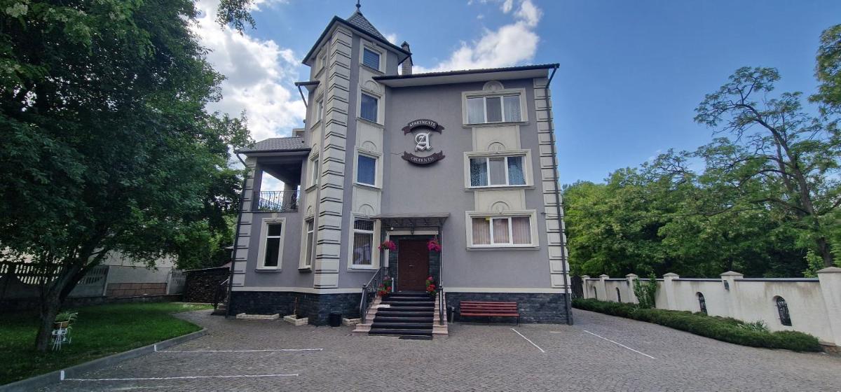 Suitetrails - Chernivtsi Apartments