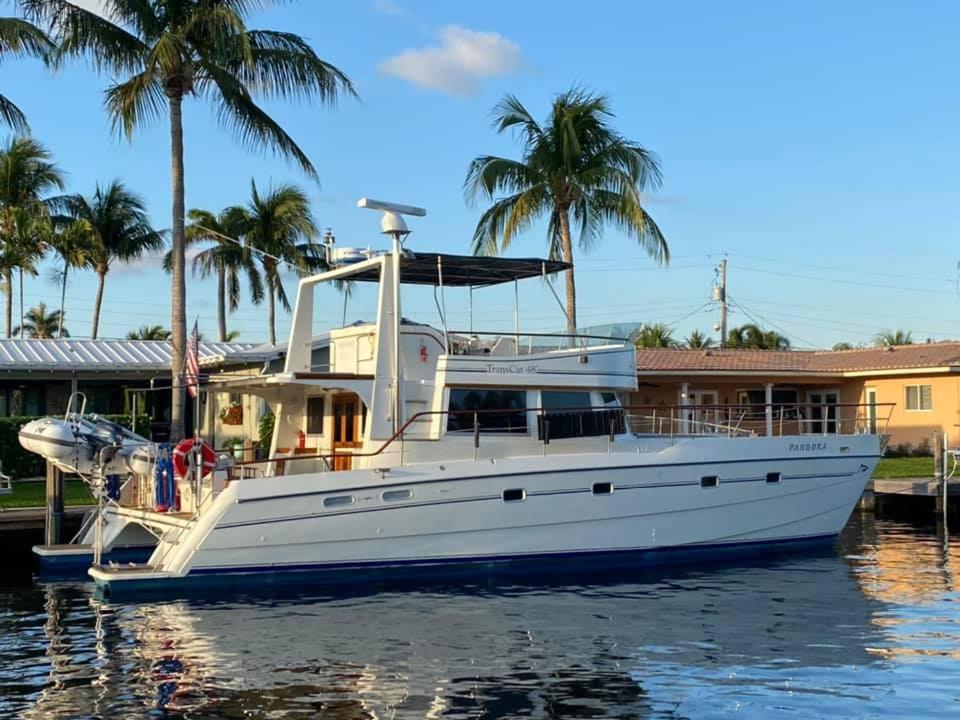 Boat Trip Adventure in Florida - Housity