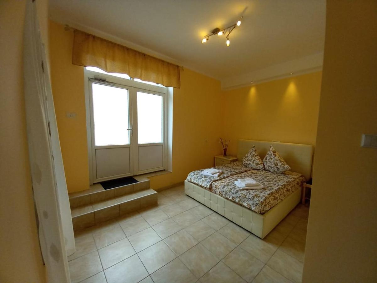 La Nera - Housity