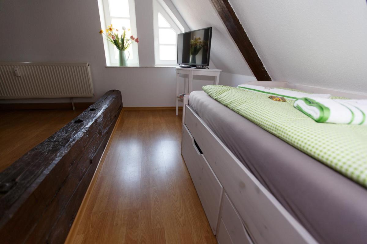 Pension Altes Burghotel - Housity