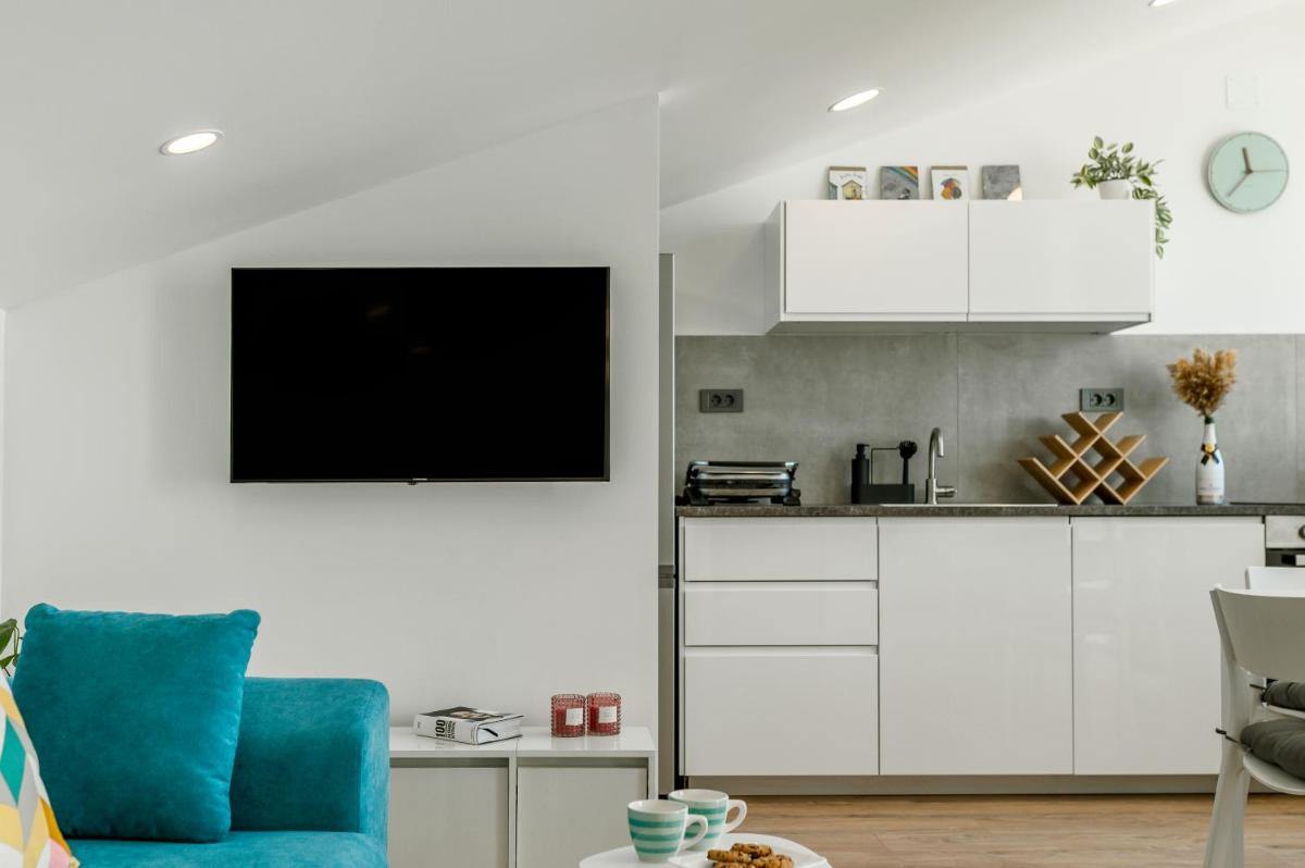ABI Attic Apartment - Housity