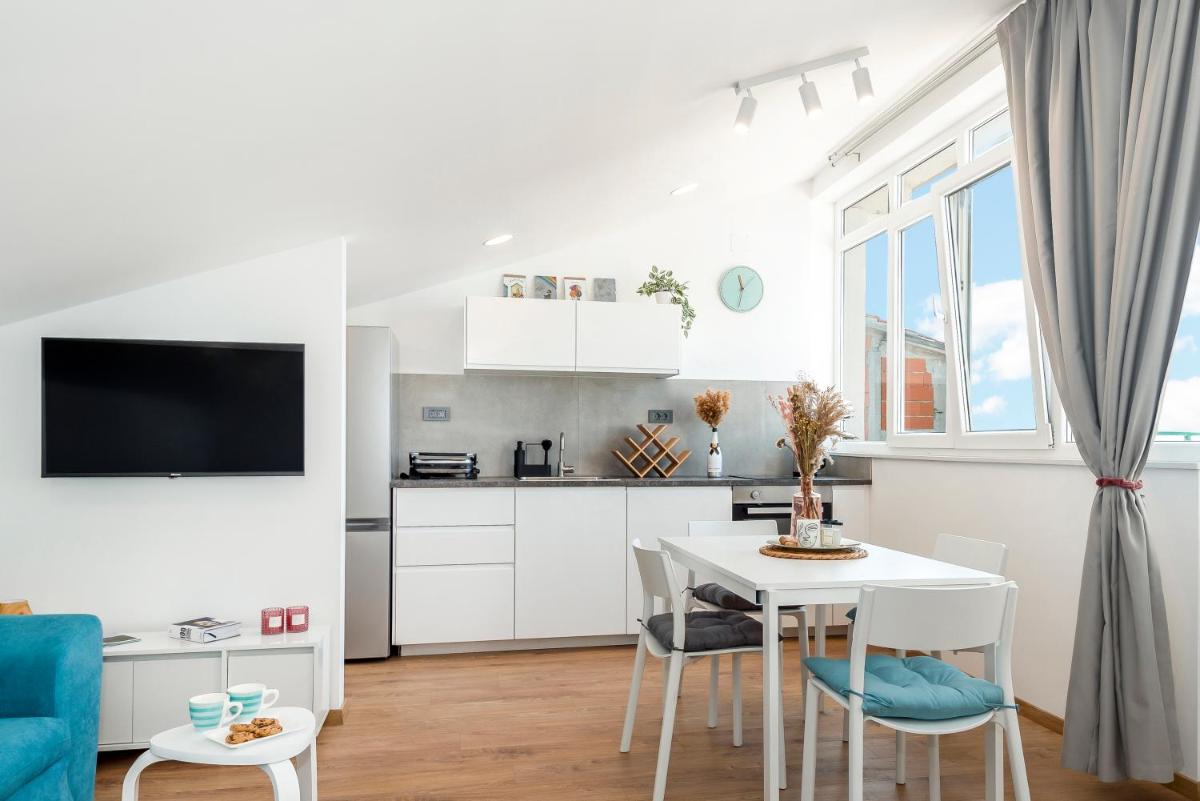 ABI Attic Apartment - Housity