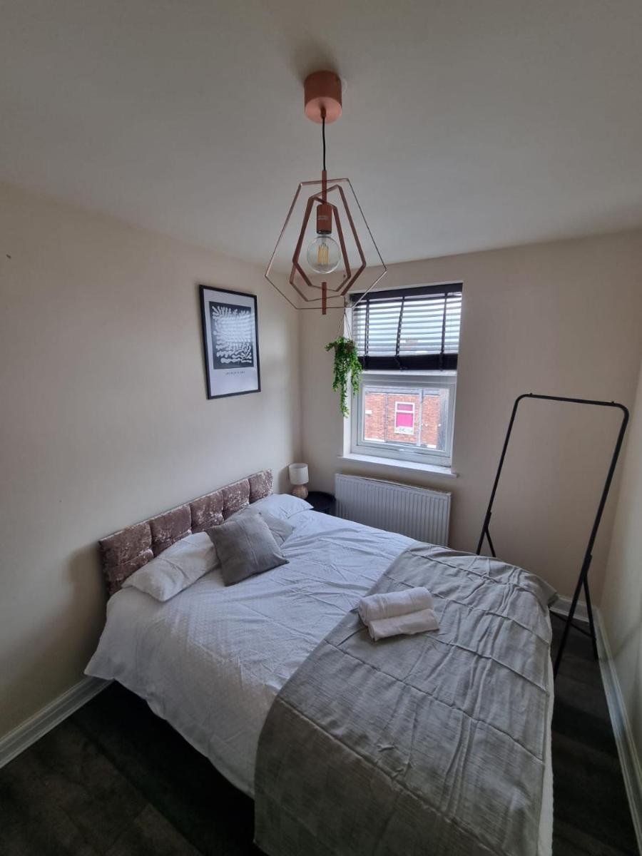 Double room 2 in Levenshulme shared bathroom - Housity