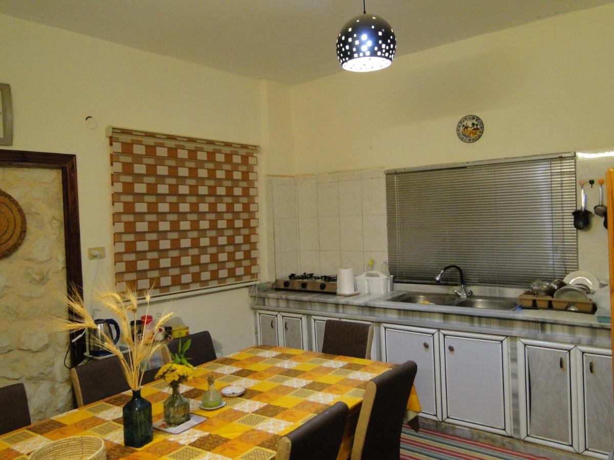 ( b&b ) Gadara rent room - Housity