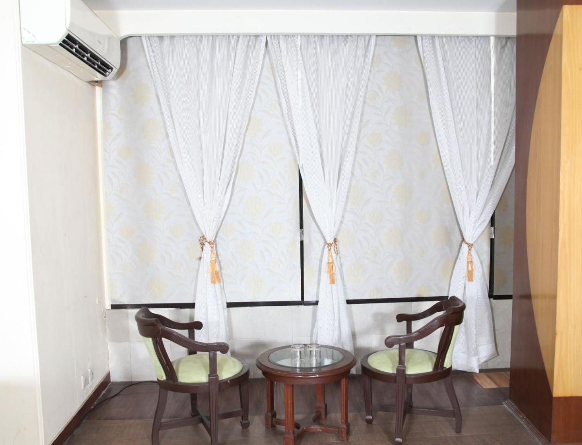 Suitetrails - HOTEL METRO REGENCY
