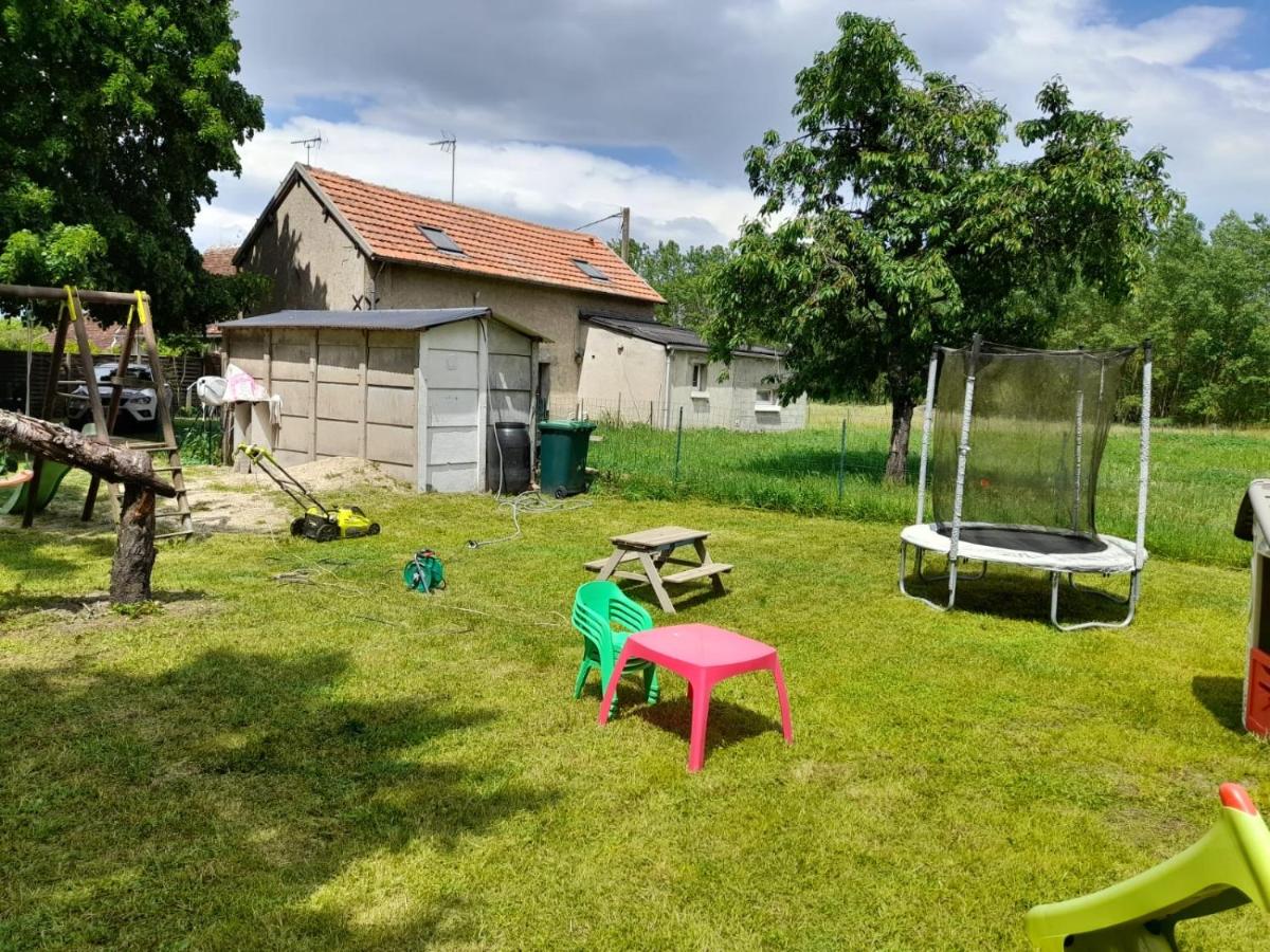 Bouczen, la maison familiale pour vos vacances. 10 min du ZOO de beauval. 5 minutes de saint aignan. - Housity