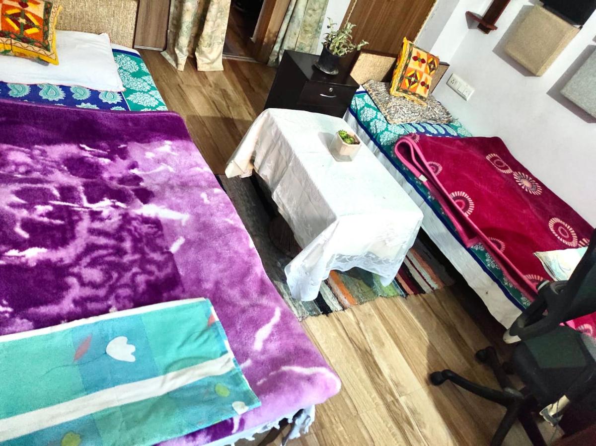 A Private Room in KamlaKunj Homestay - Housity