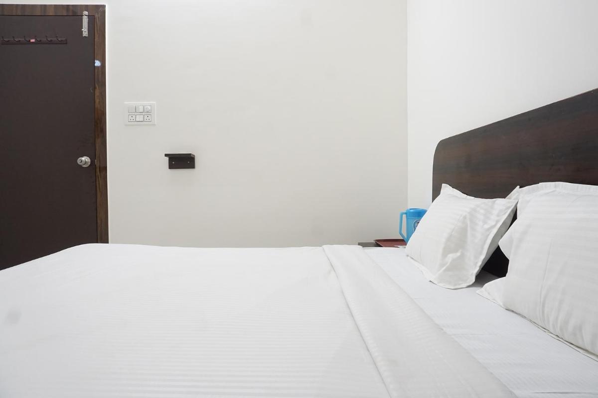 FabHotel Gargi Galuxe - Housity