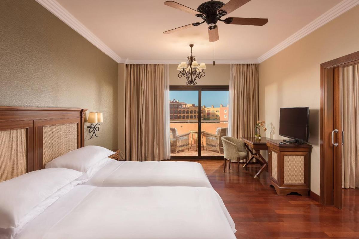 Cama o camas de una habitación en Sheraton Fuerteventura Golf & Spa Resort