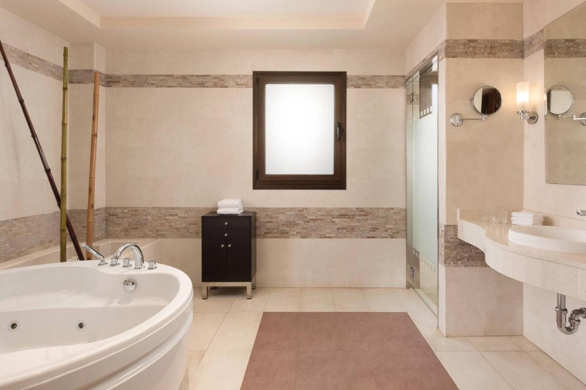 Un baño de Sheraton Fuerteventura Golf & Spa Resort