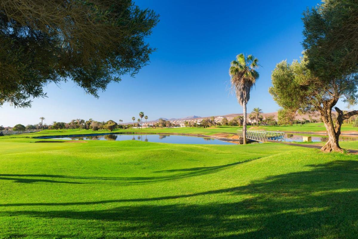 Instalaciones para jugar al golf en el hotel o alrededores