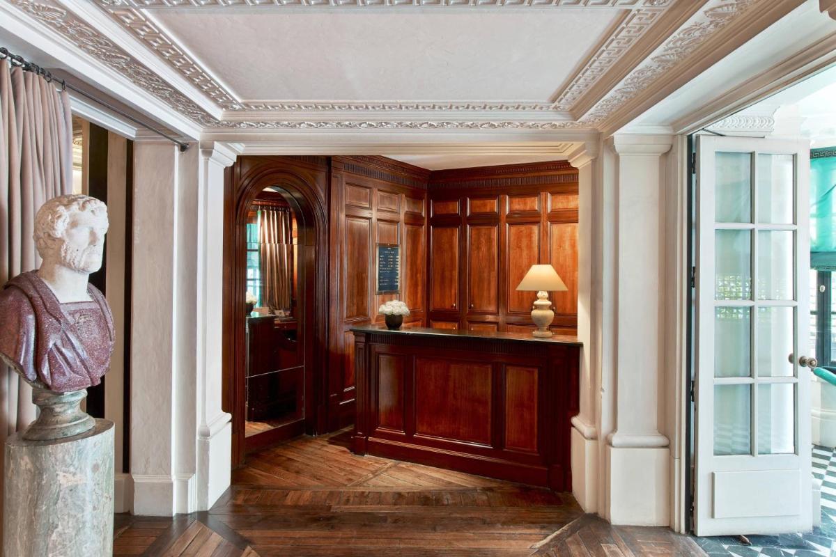 Cuisine ou kitchenette dans l'établissement Le Dokhan's Paris Arc de Triomphe, a Tribute Portfolio Hotel