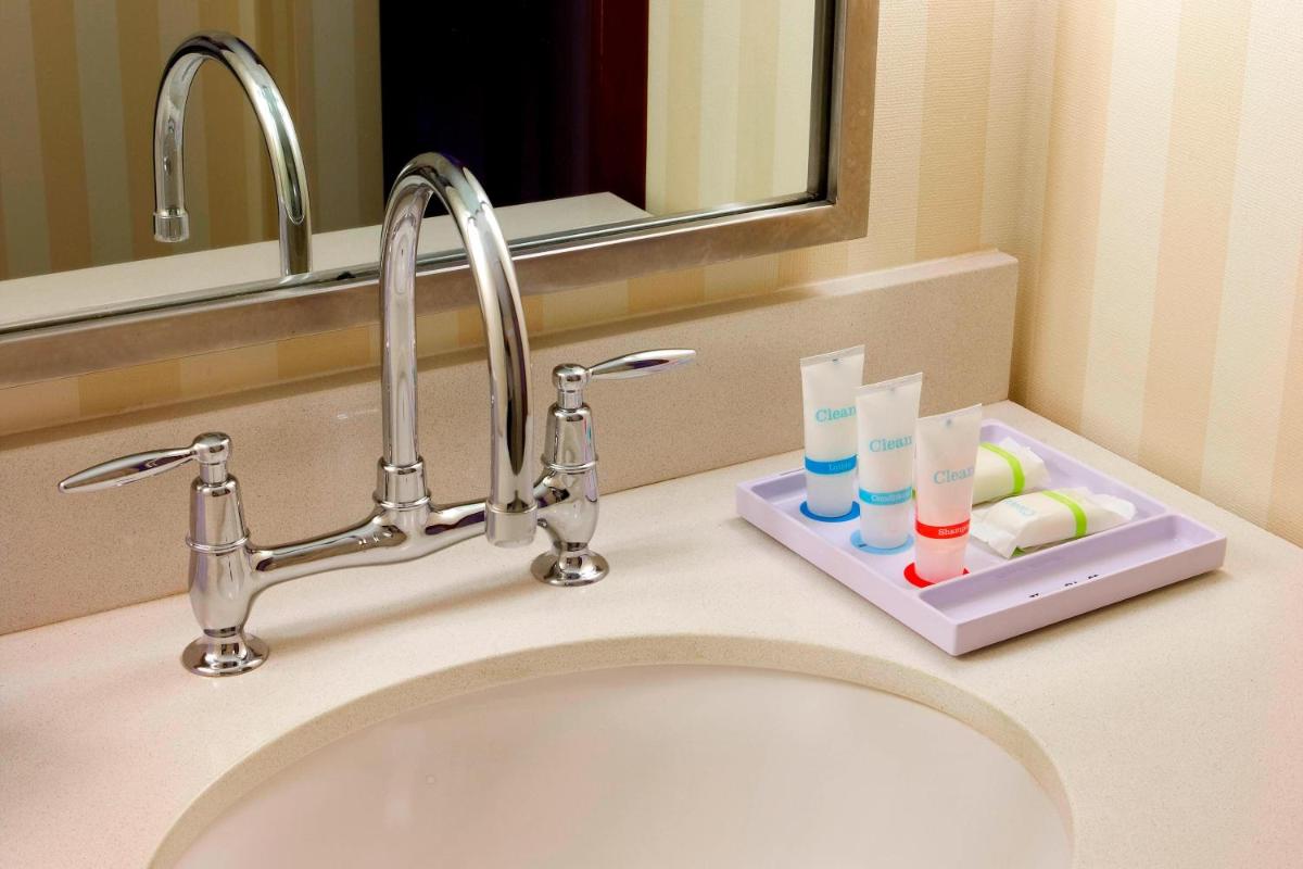 Suitetrails - Four Points by Sheraton Los Angeles International Airport