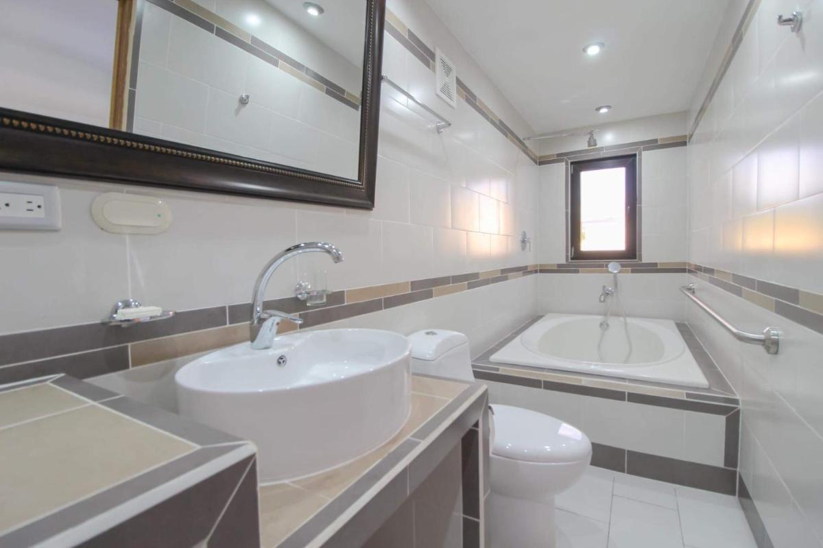Casa Los Santos - Housity