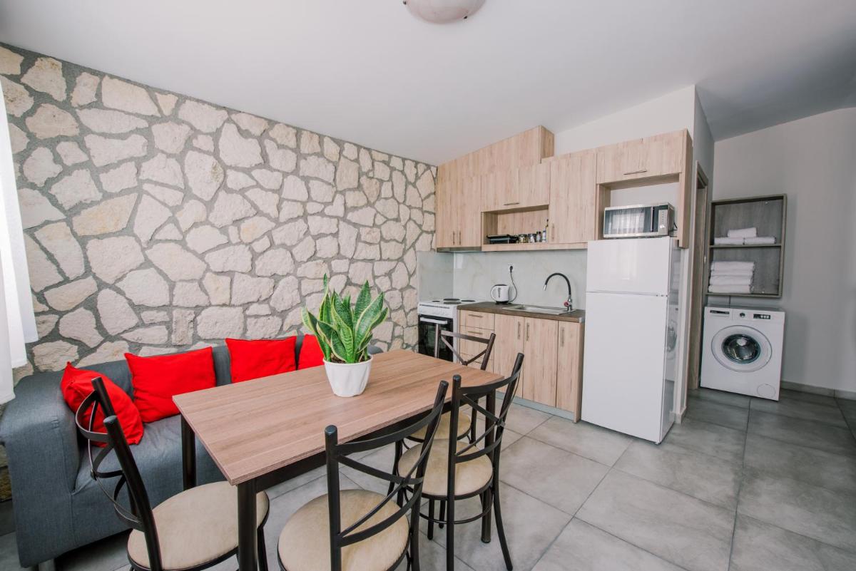 Acrocorinth Apartments - Housity