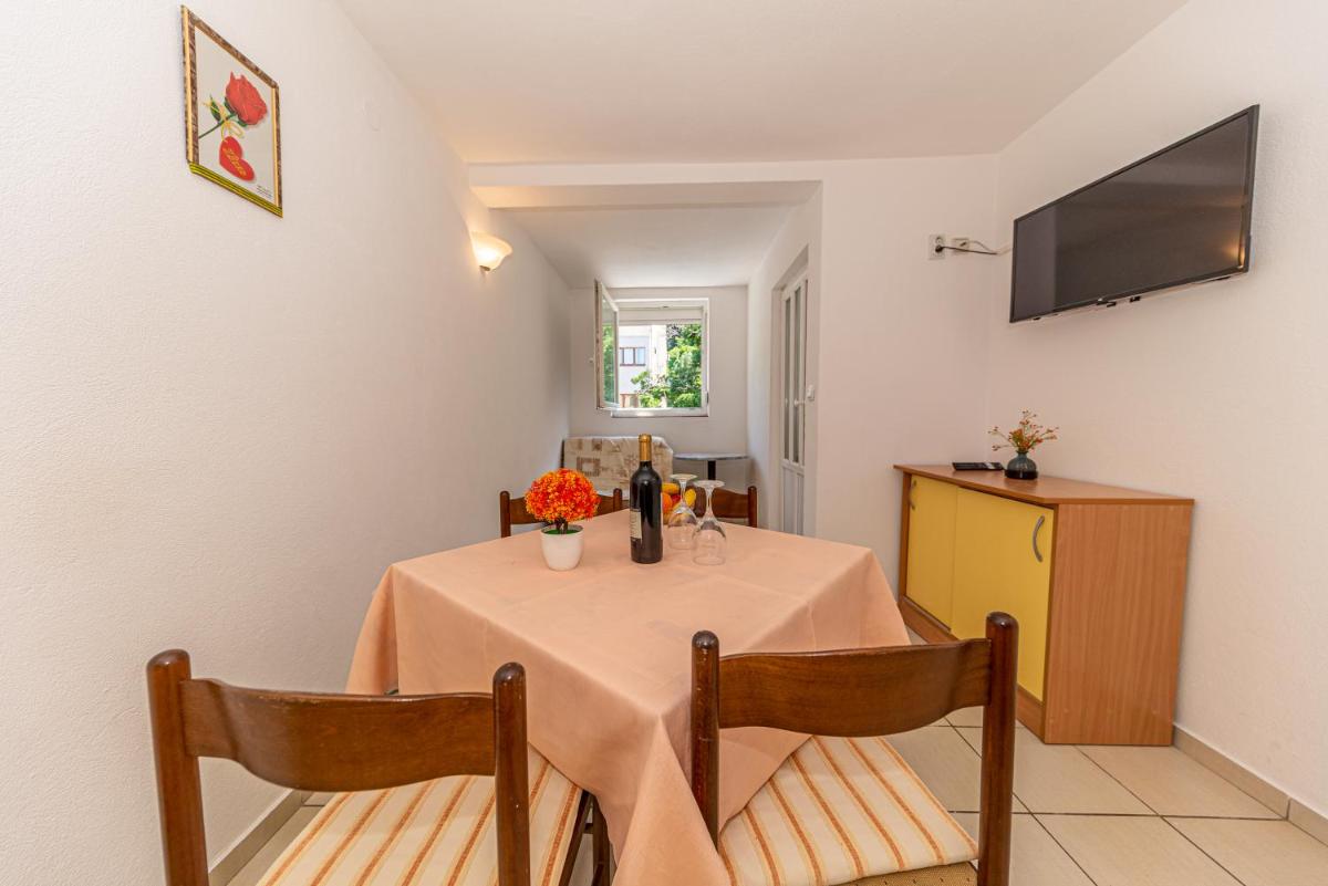 Apartment Knezevic - Housity