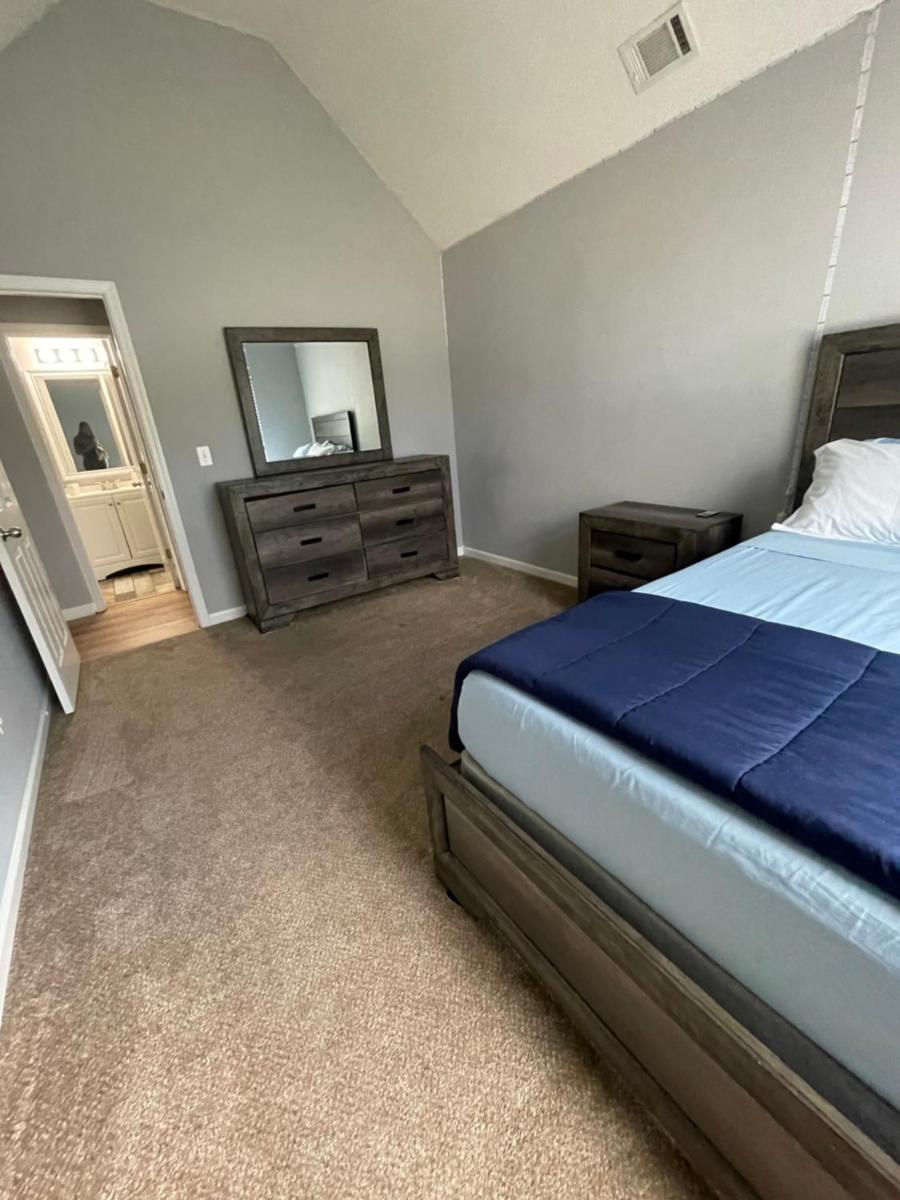 CLOSE TO ATLANTA & SIX FLAGS - Housity