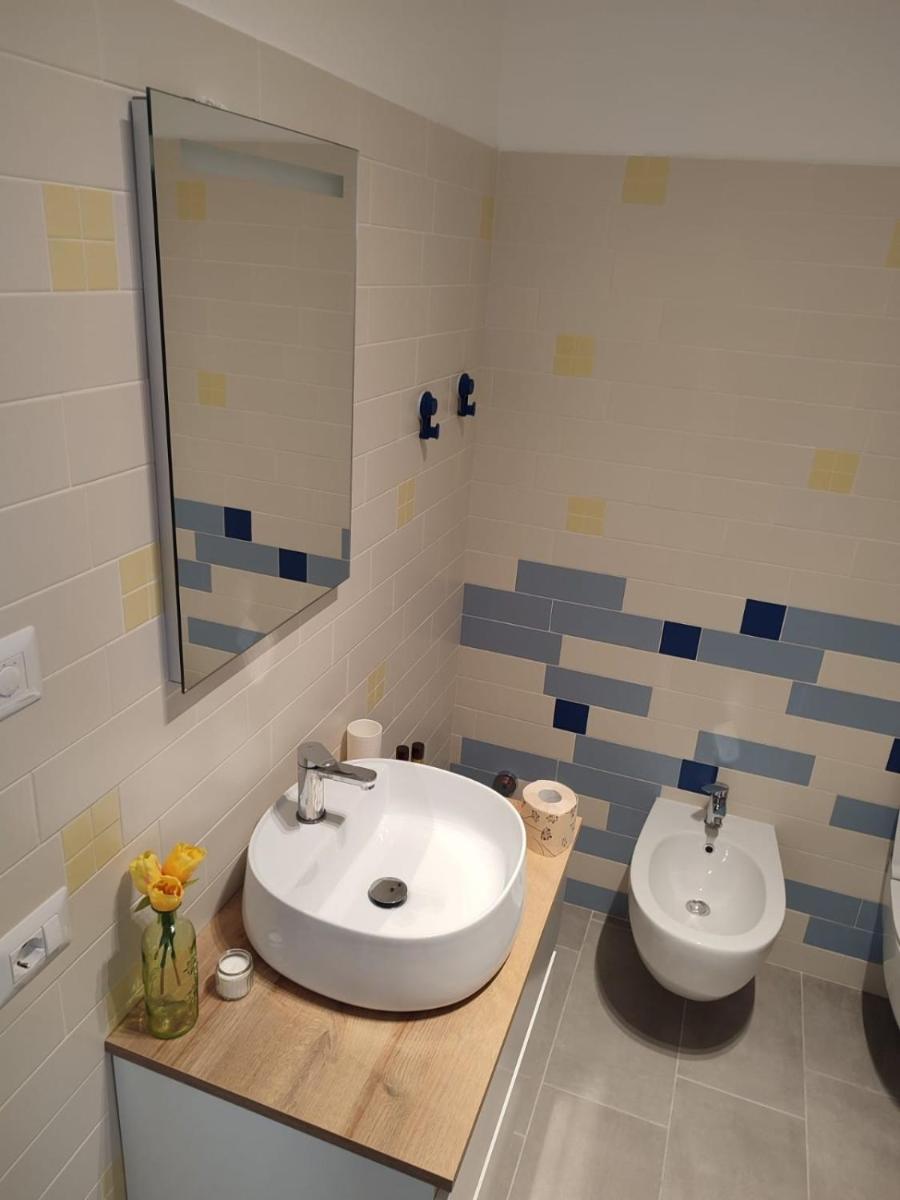 Il Glicine - anemone - Housity