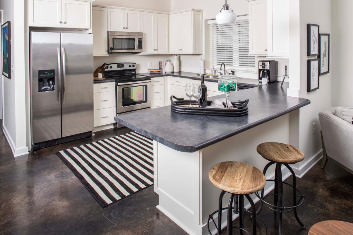 The Louis Hotel - Housity
