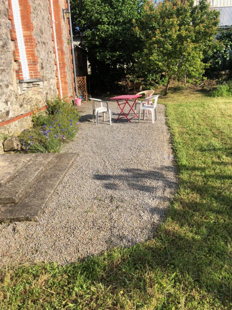 Gîte -Belle Maison dans une ancienne école-Tarif réduit hors WE ! - Housity