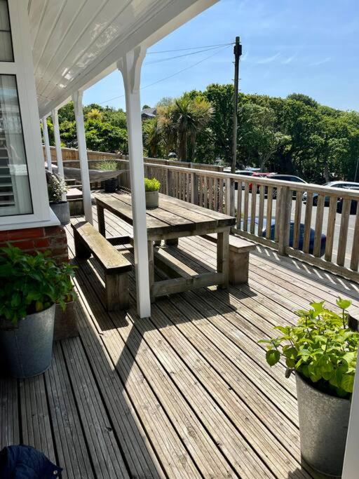 The Gurnard Beach House - Housity