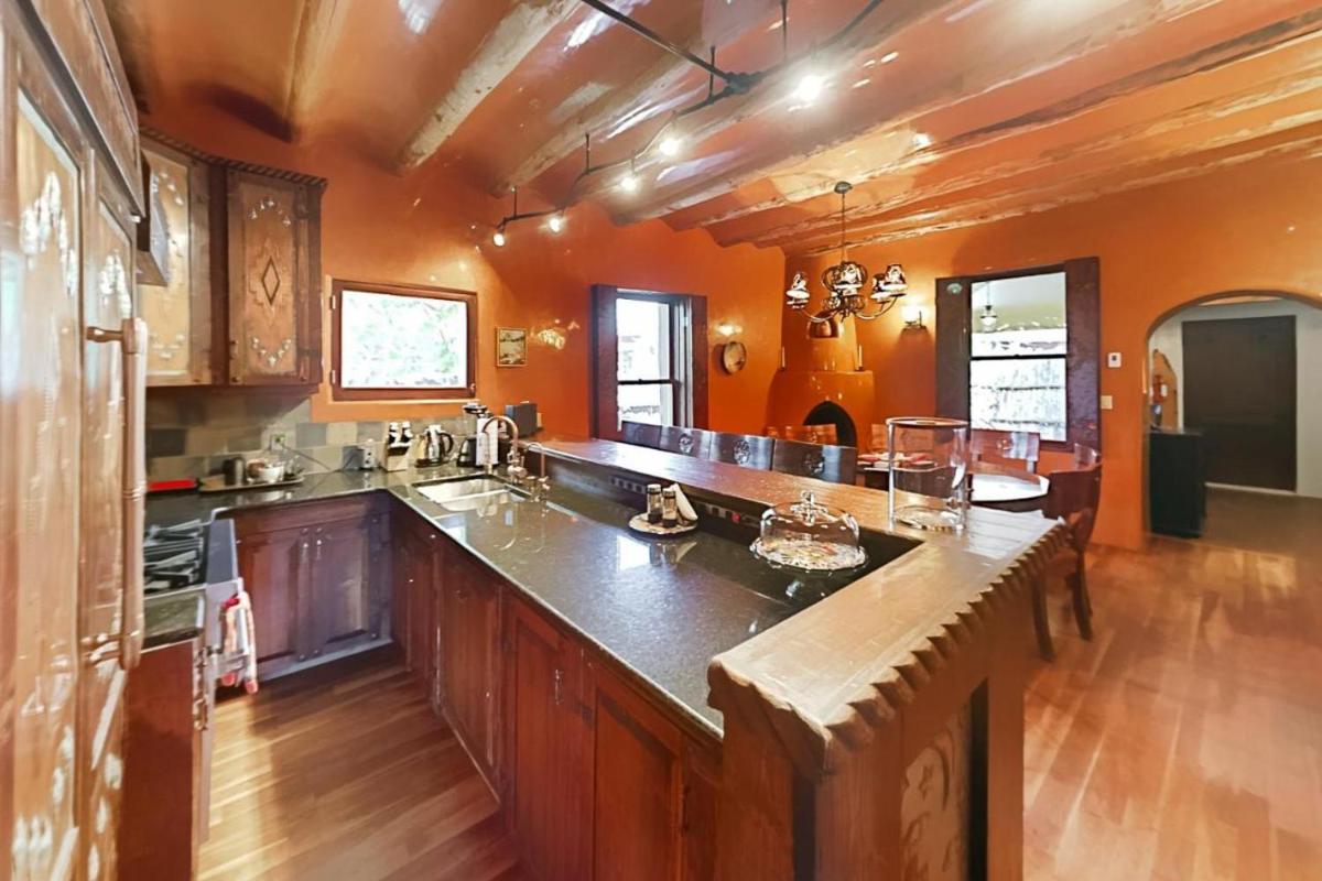 Antigua Inn - Housity