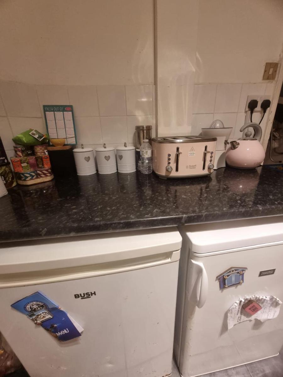 Double room 3 in Salford with shared bathroom - Housity