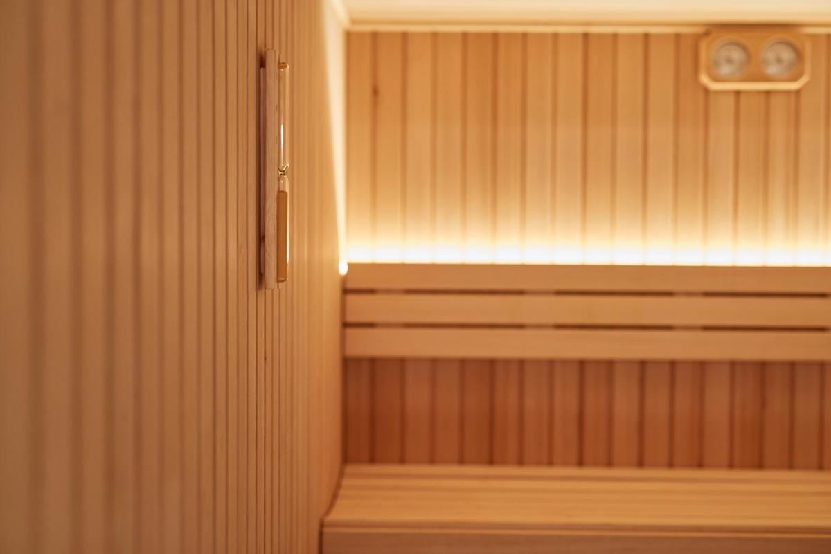 Photo de la galerie de l'établissement Grand Hôtel du Luxembourg & Spa, à Bayeux