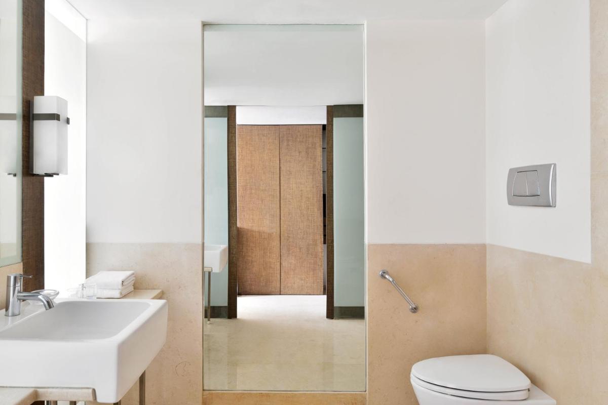 Four Points by Sheraton Bengaluru Whitefield - Hizvo