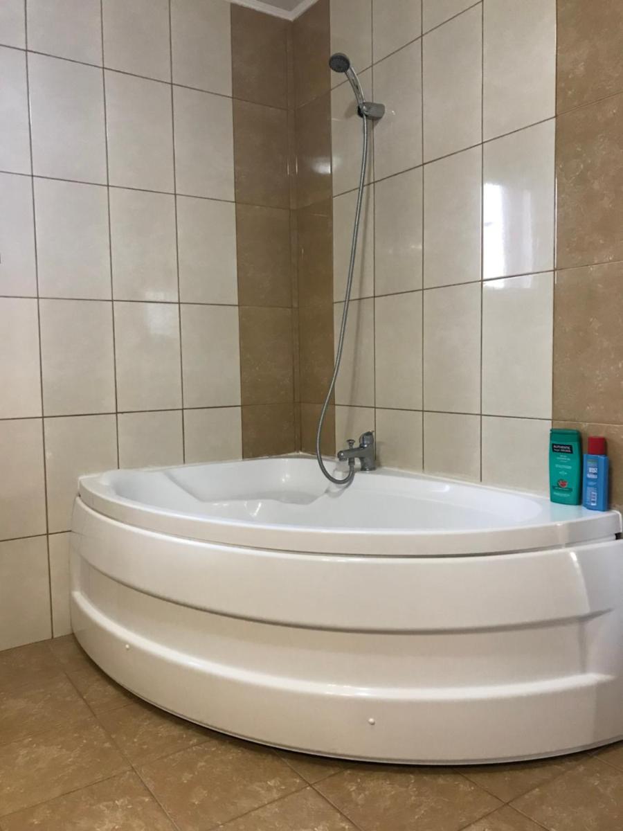 Pensiunea lui George - Housity