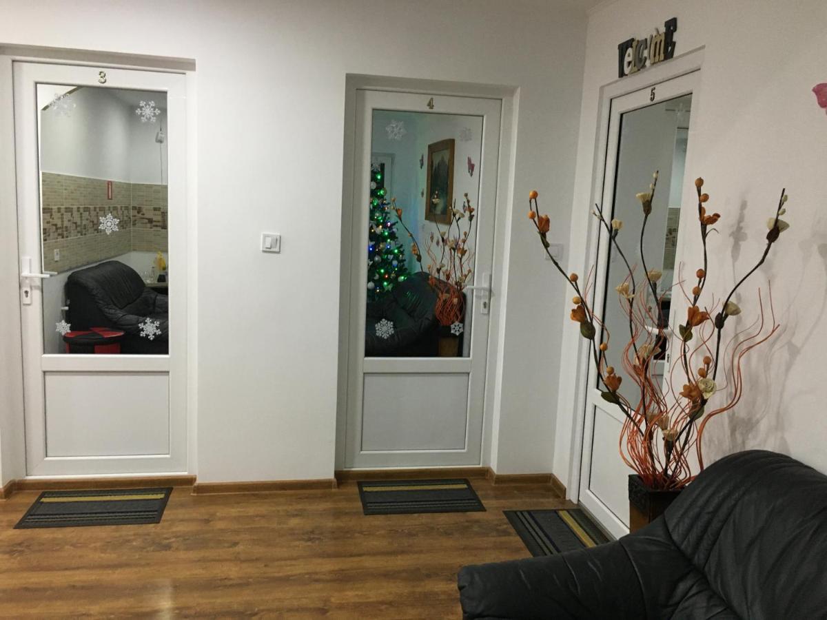 Pensiunea lui George - Housity