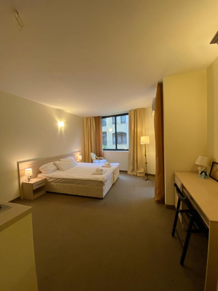 Aparthotel Avalon - Housity