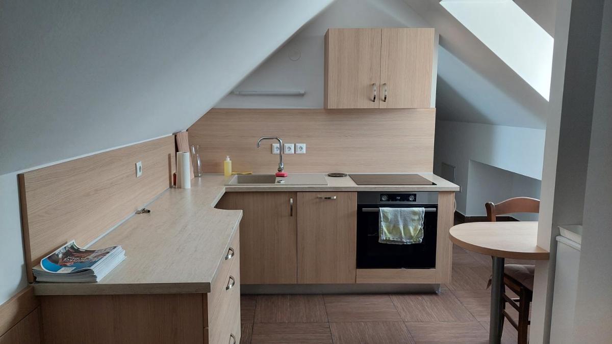 Apartma Samo - Housity