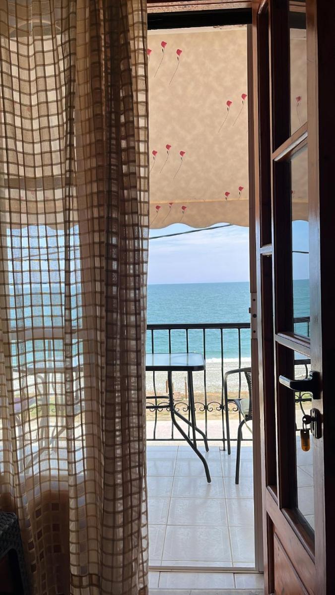 Eleni Antonouli Rooms - Housity