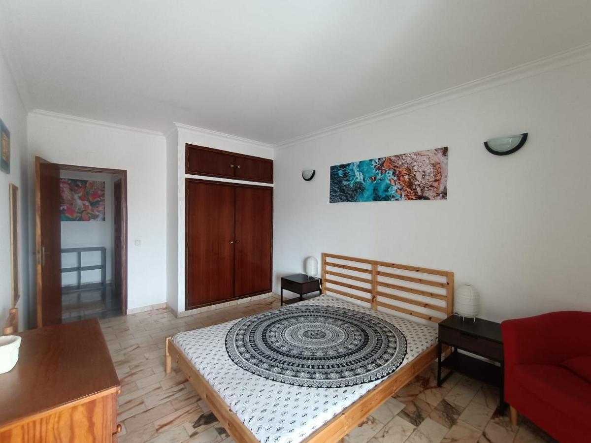 Oura Li - Housity